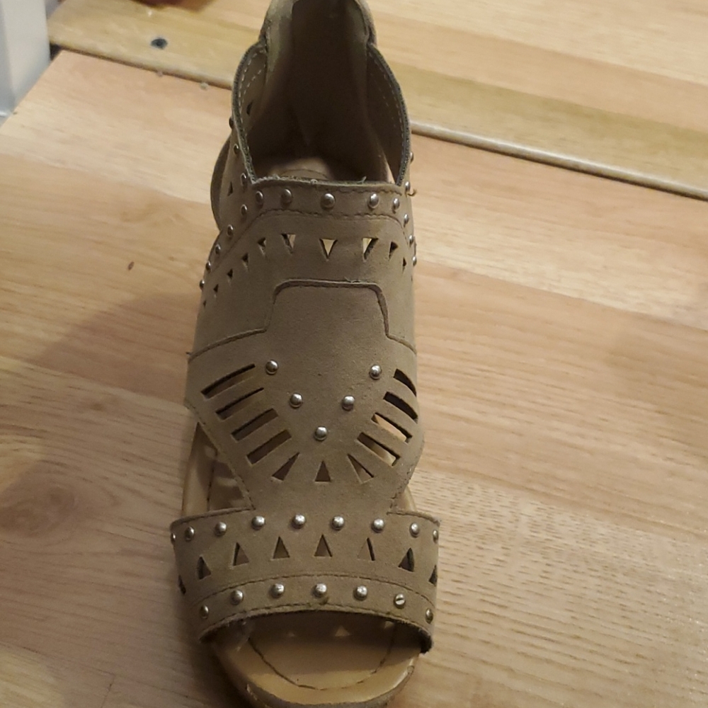 High heels - Picture 2 of 4